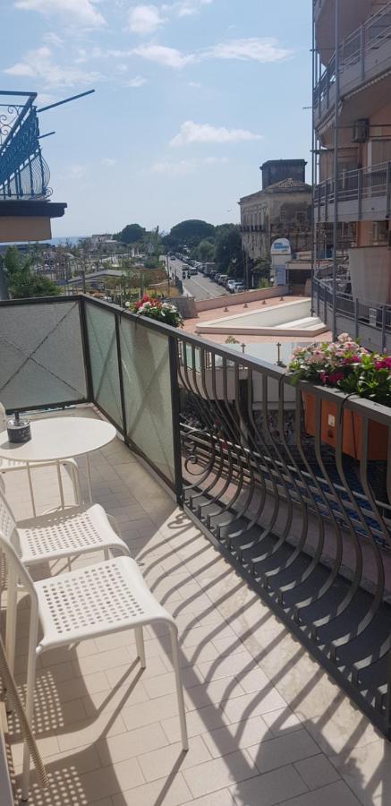 B&B La Costa Di Naxos จีอาร์ดีนี นักซอส ภายนอก รูปภาพ