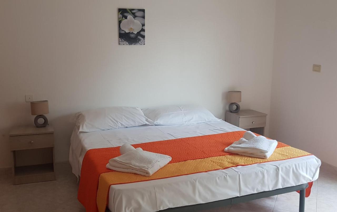 B&B La Costa Di Naxos จีอาร์ดีนี นักซอส ภายนอก รูปภาพ