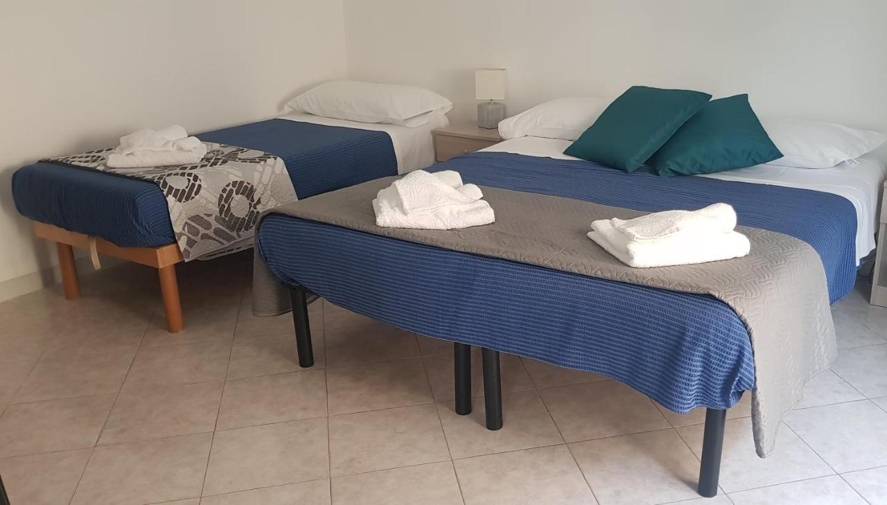 B&B La Costa Di Naxos จีอาร์ดีนี นักซอส ภายนอก รูปภาพ