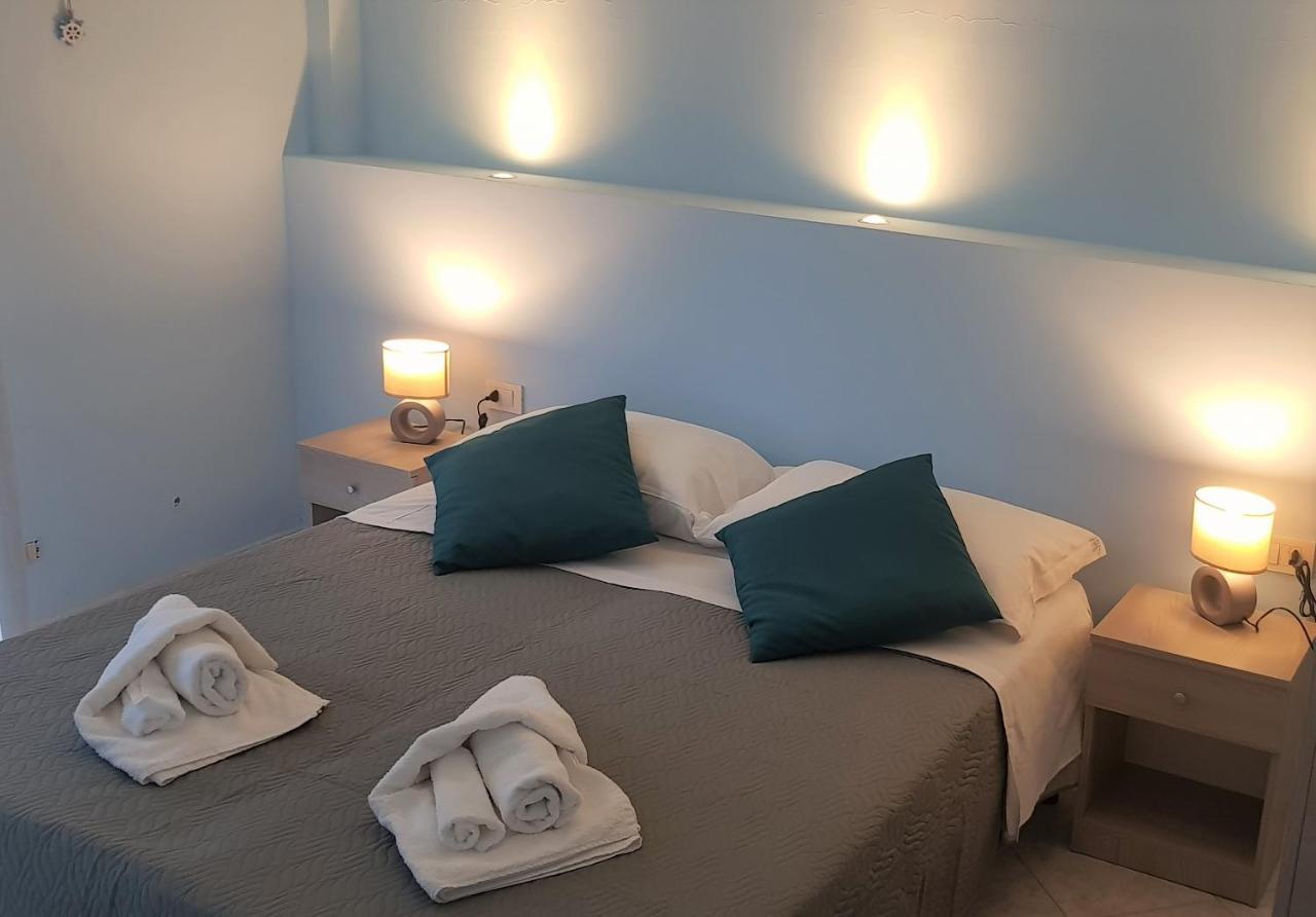 B&B La Costa Di Naxos จีอาร์ดีนี นักซอส ภายนอก รูปภาพ