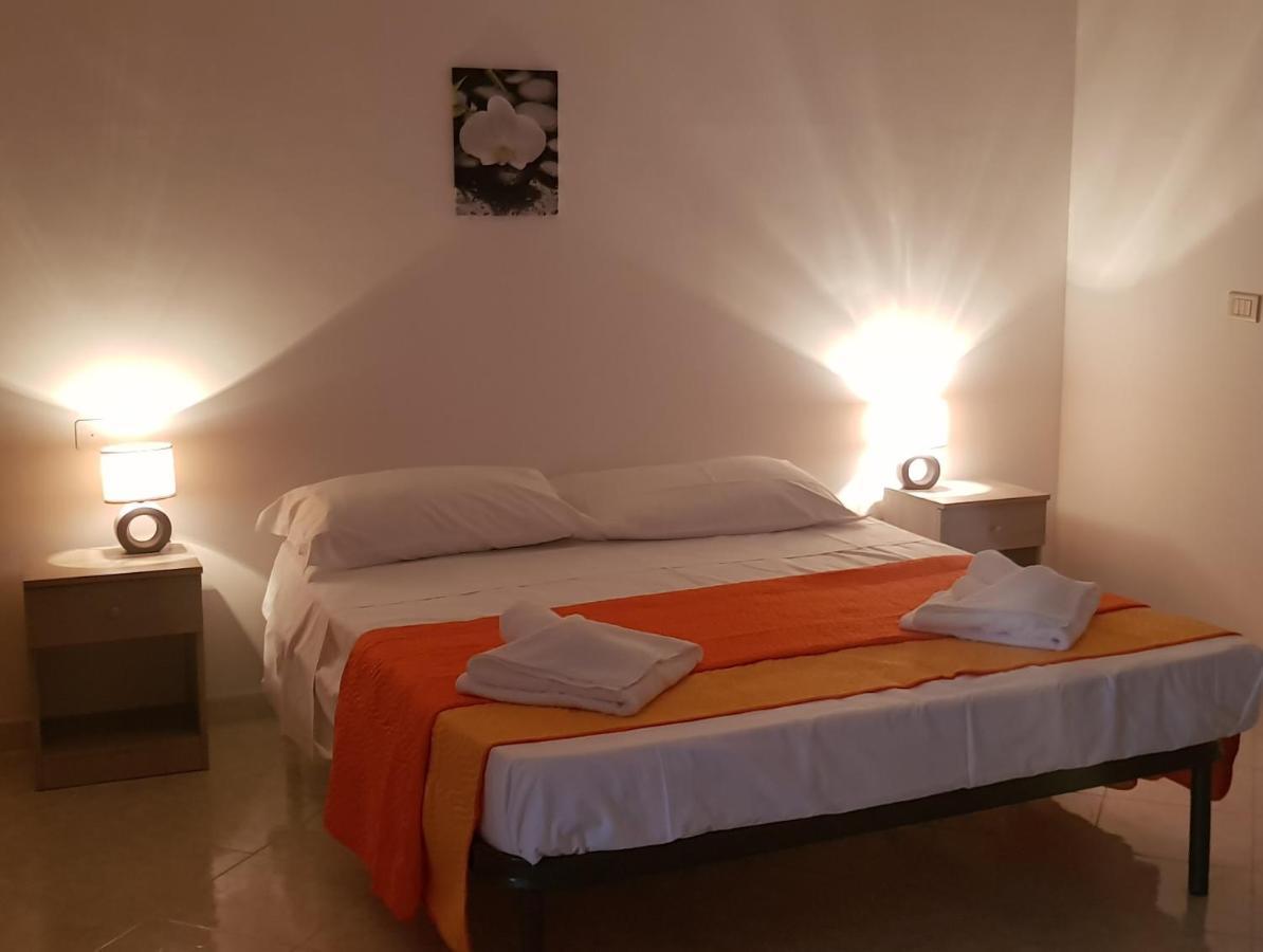 B&B La Costa Di Naxos จีอาร์ดีนี นักซอส ภายนอก รูปภาพ