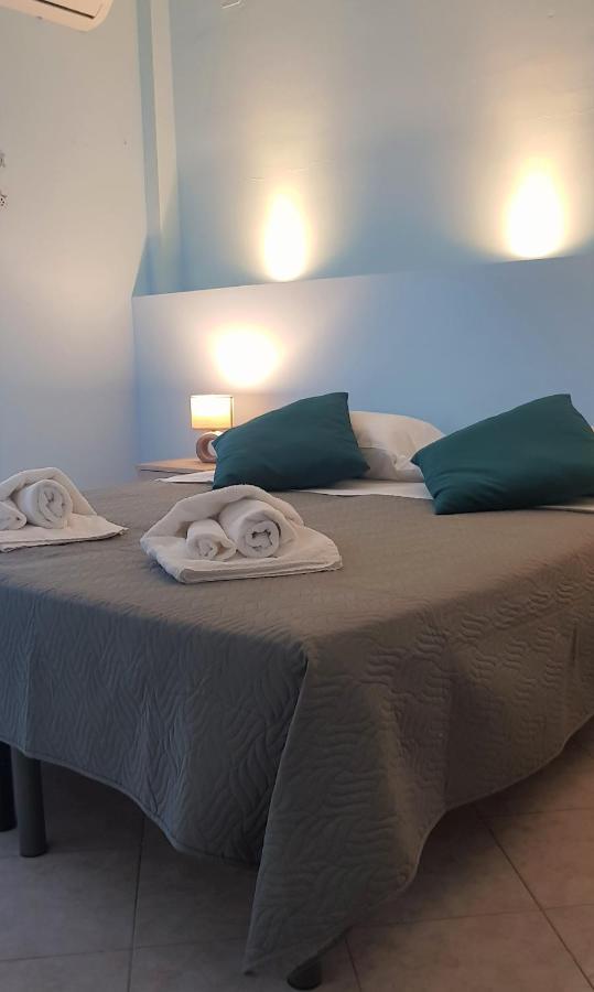 B&B La Costa Di Naxos จีอาร์ดีนี นักซอส ภายนอก รูปภาพ