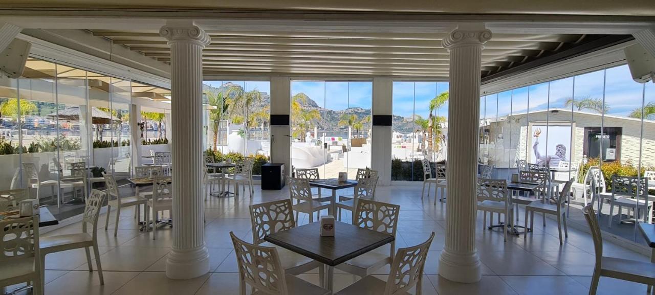 B&B La Costa Di Naxos จีอาร์ดีนี นักซอส ภายนอก รูปภาพ